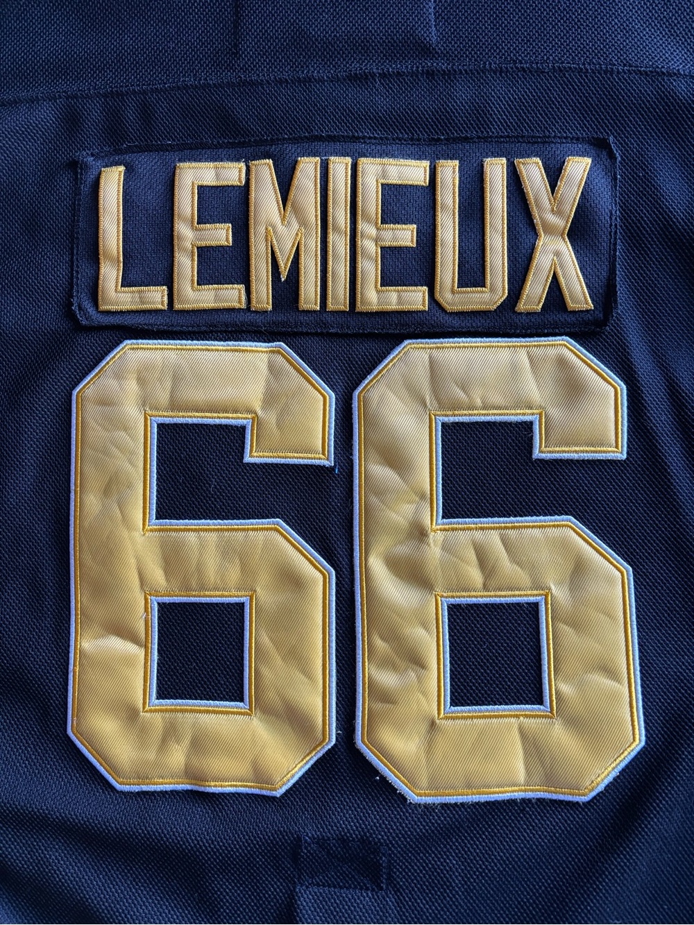 CCM Pittsburgh Penguins Mario Lemieux #66 Hockey Jersey Size 48 - Picture 5 of 6